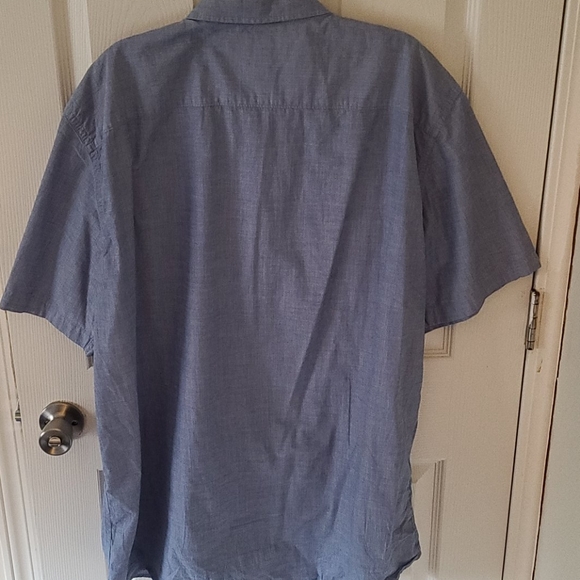 Gap short sleeve button down dress shirt - Picture 3 of 3
